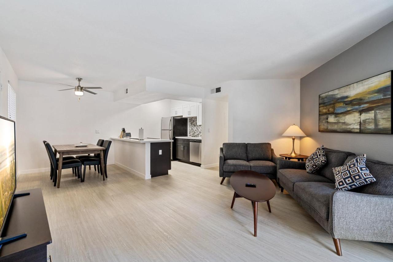 Newly Renovated 2Br Apartment W Pool By Stay Gia Phoenix Bagian luar foto
